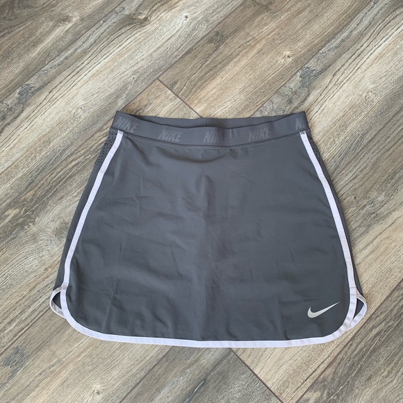 Nike golf skirt - Picture 1 of 5